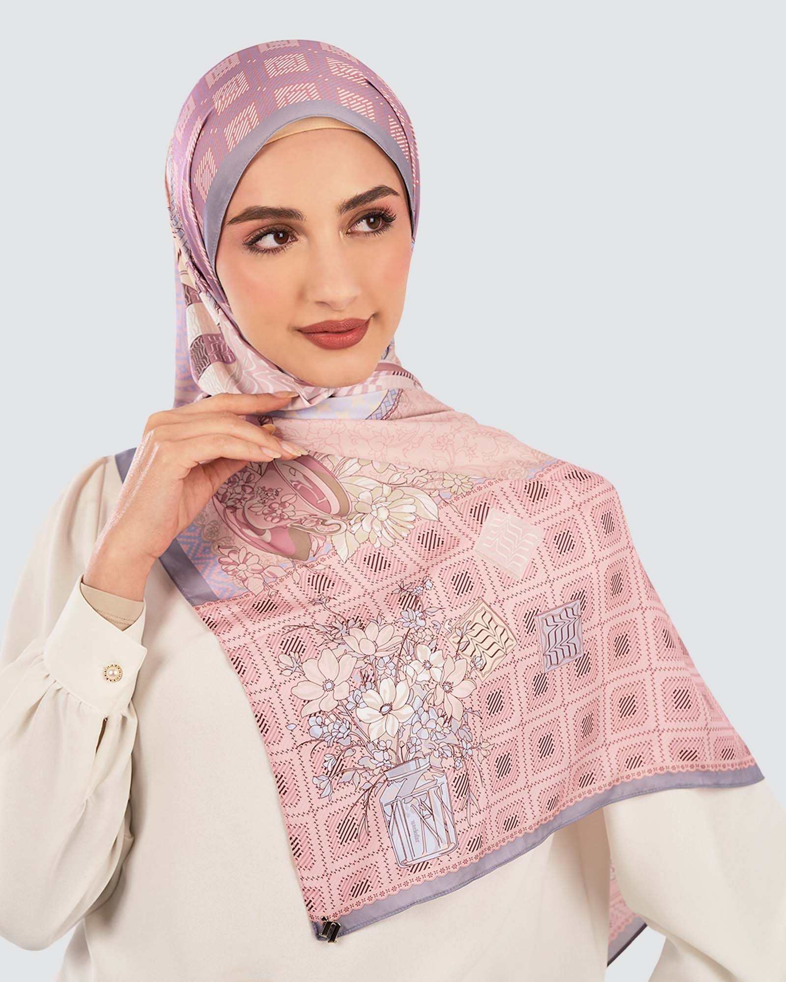 JAMUAN MATTE SATIN SHAWL - SUJI PELANGI