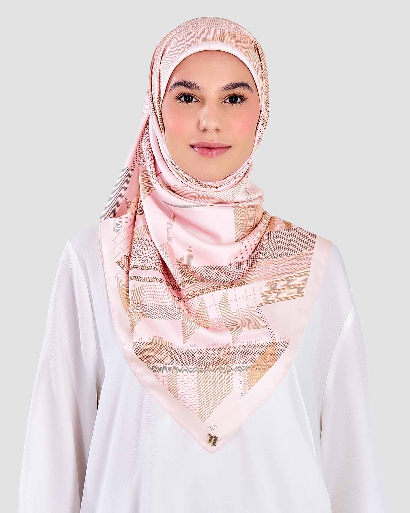 METROPOLIS SQUARE - MISTY ROSE