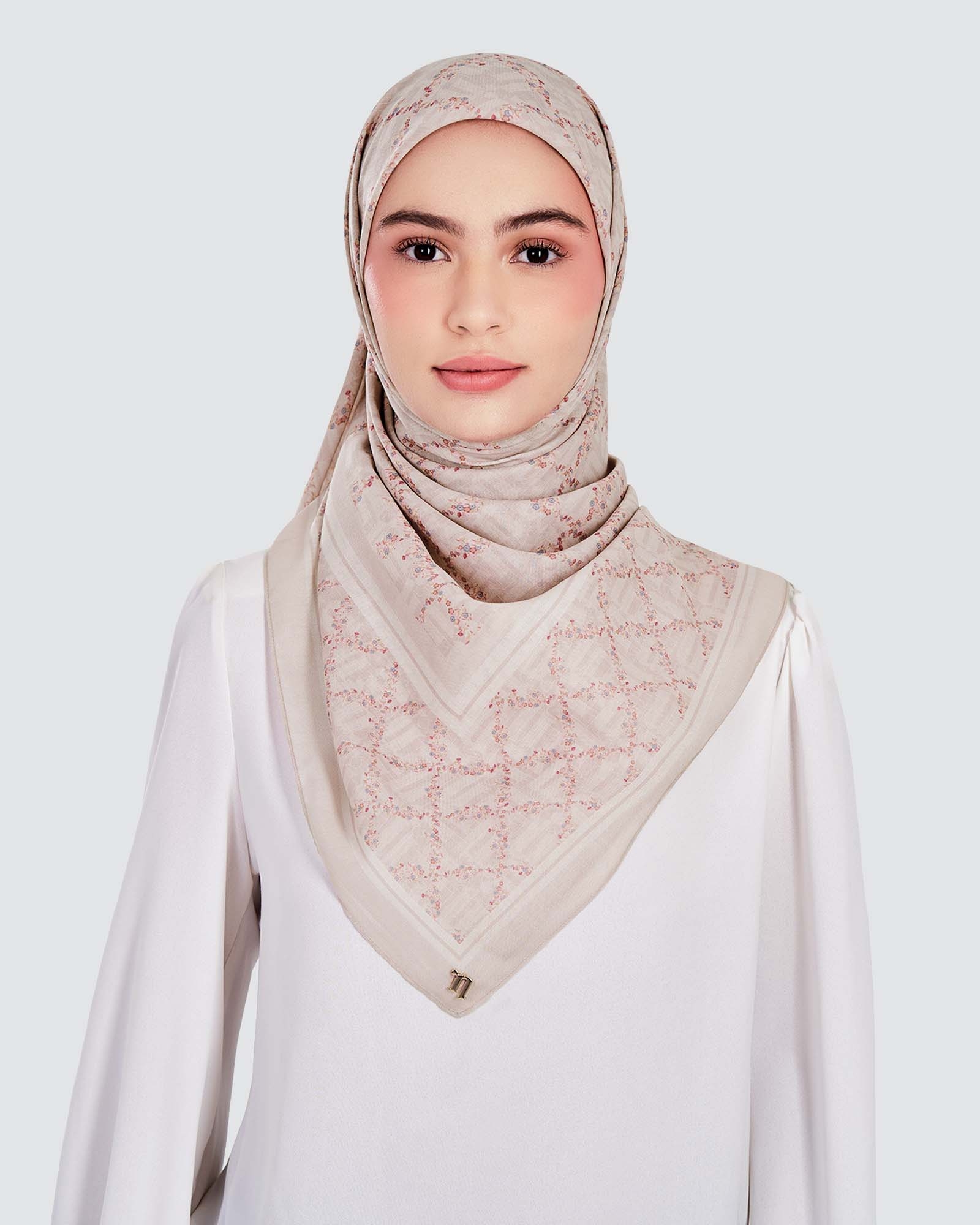 MONOGRAM TRELLIS SQUARE - DAWN