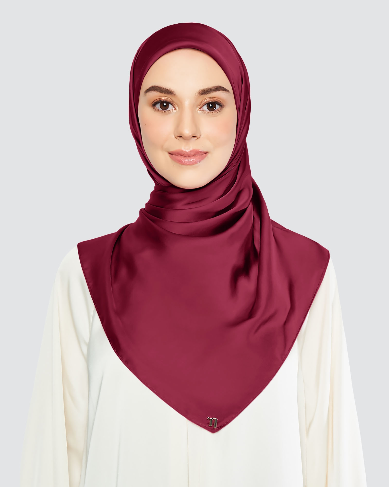 SATIN SQUARE - CRANBERRY