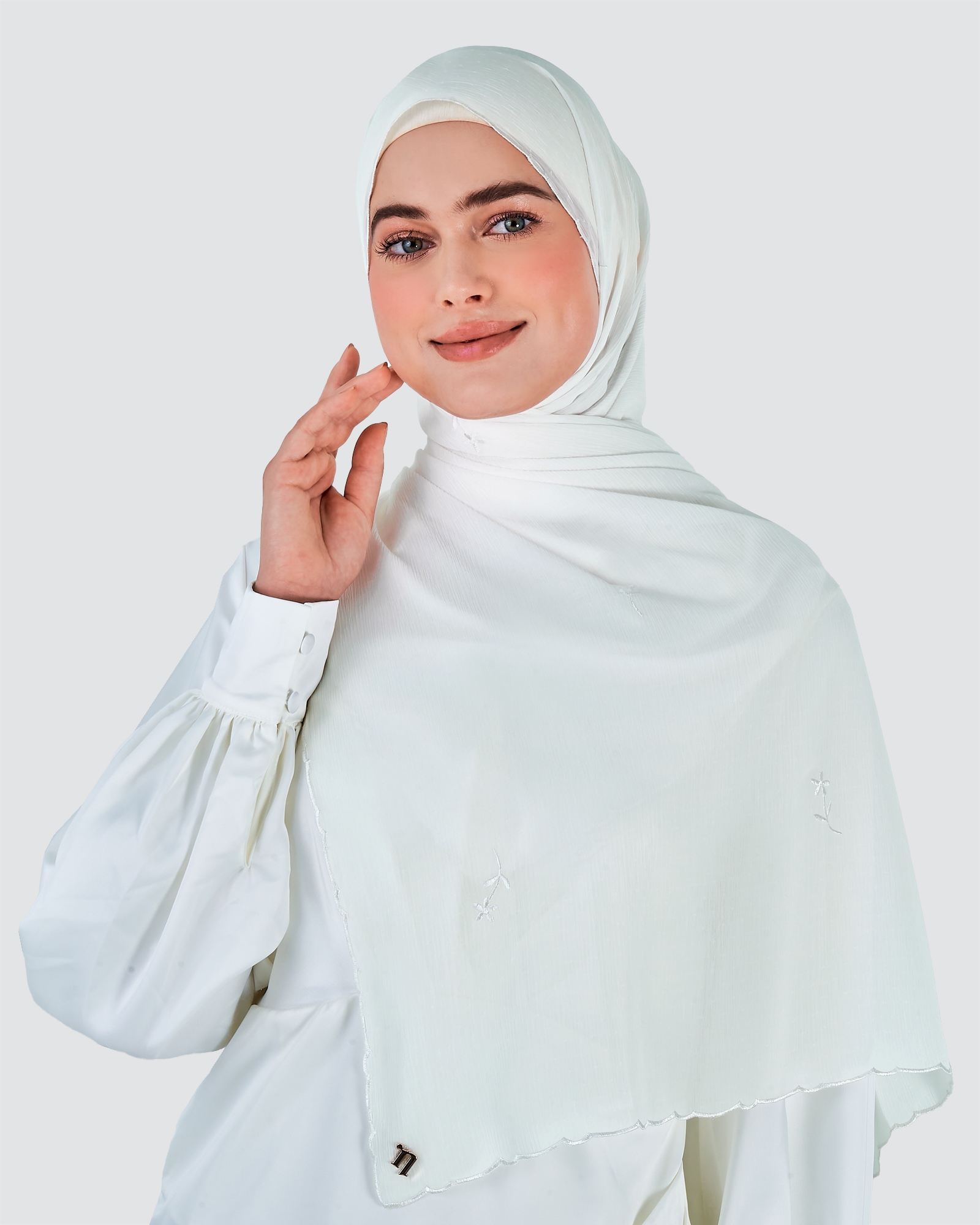 DAISY EMBROIDERED SHAWL - SNOW FLAKE