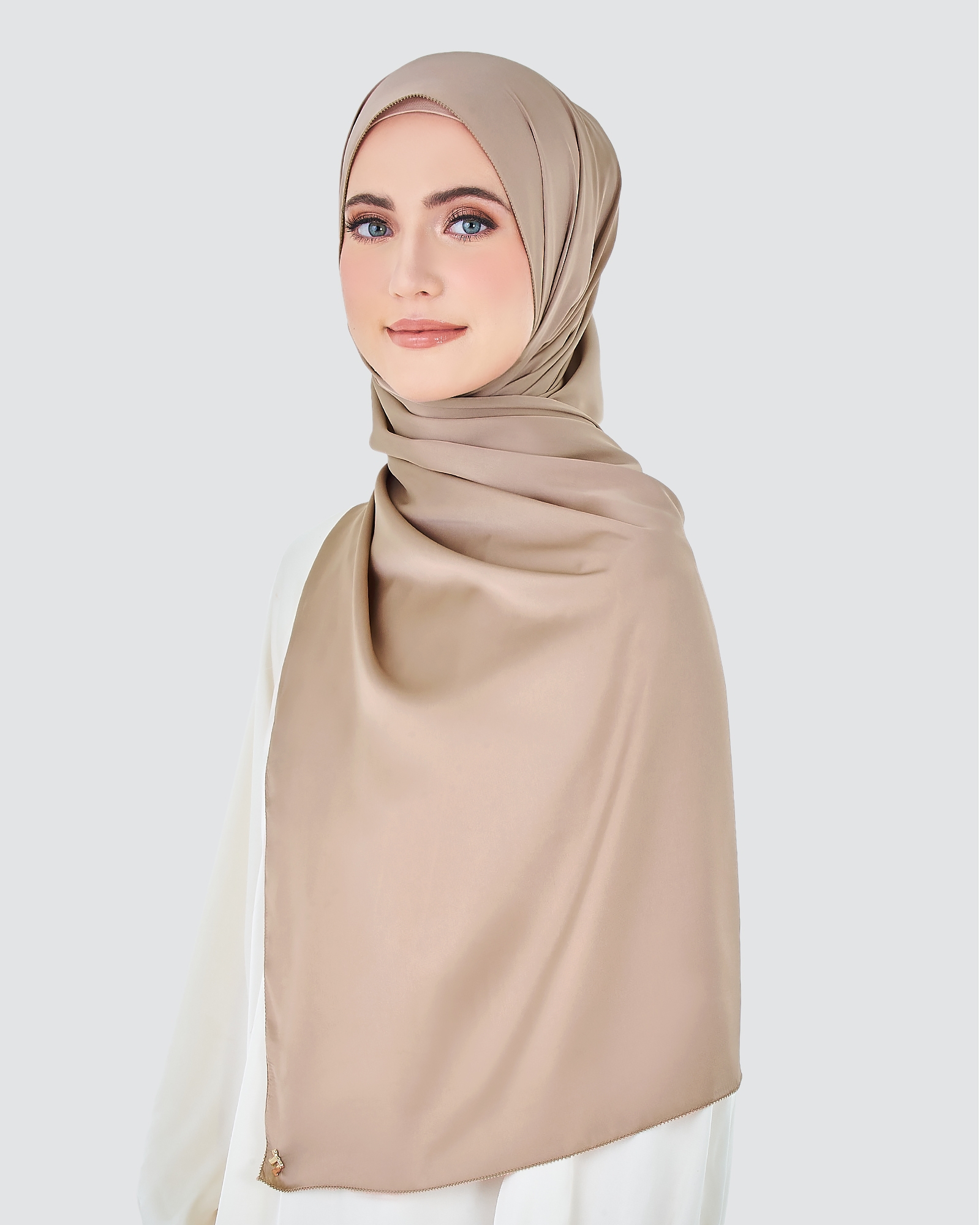 EILA SATIN SHAWL - PECAN