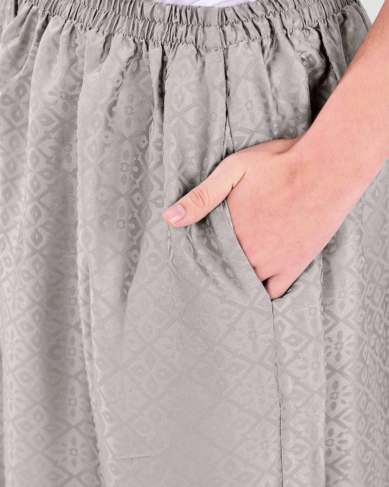 Image of AAFIYAH TELEKUNG - PEBBLE