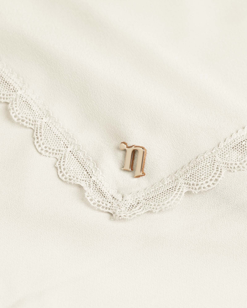 Image of ALINA LACE SHAWL - WHITE