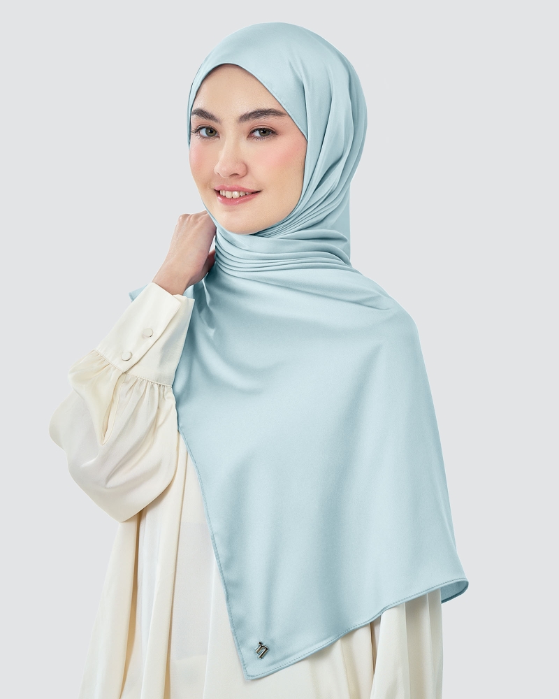 Image of AMAYA SATIN SHAWL - BLUE FOG