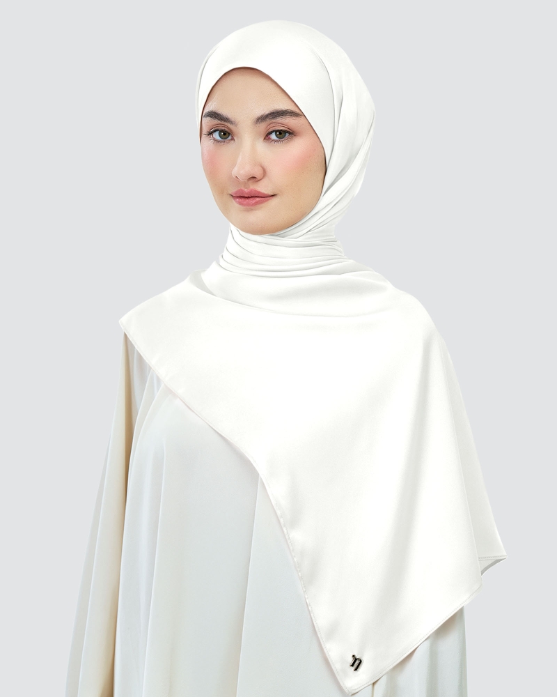 Image of AMAYA SATIN SHAWL - BRIGHT WHITE