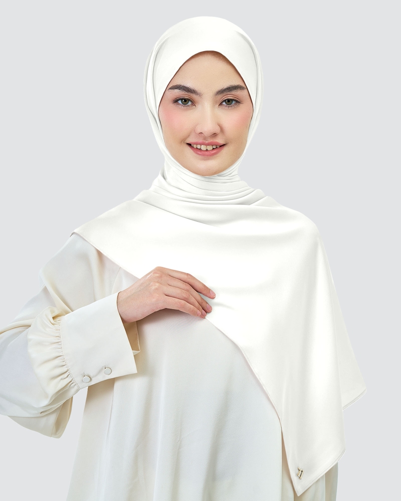 Image of AMAYA SATIN SHAWL - BRIGHT WHITE