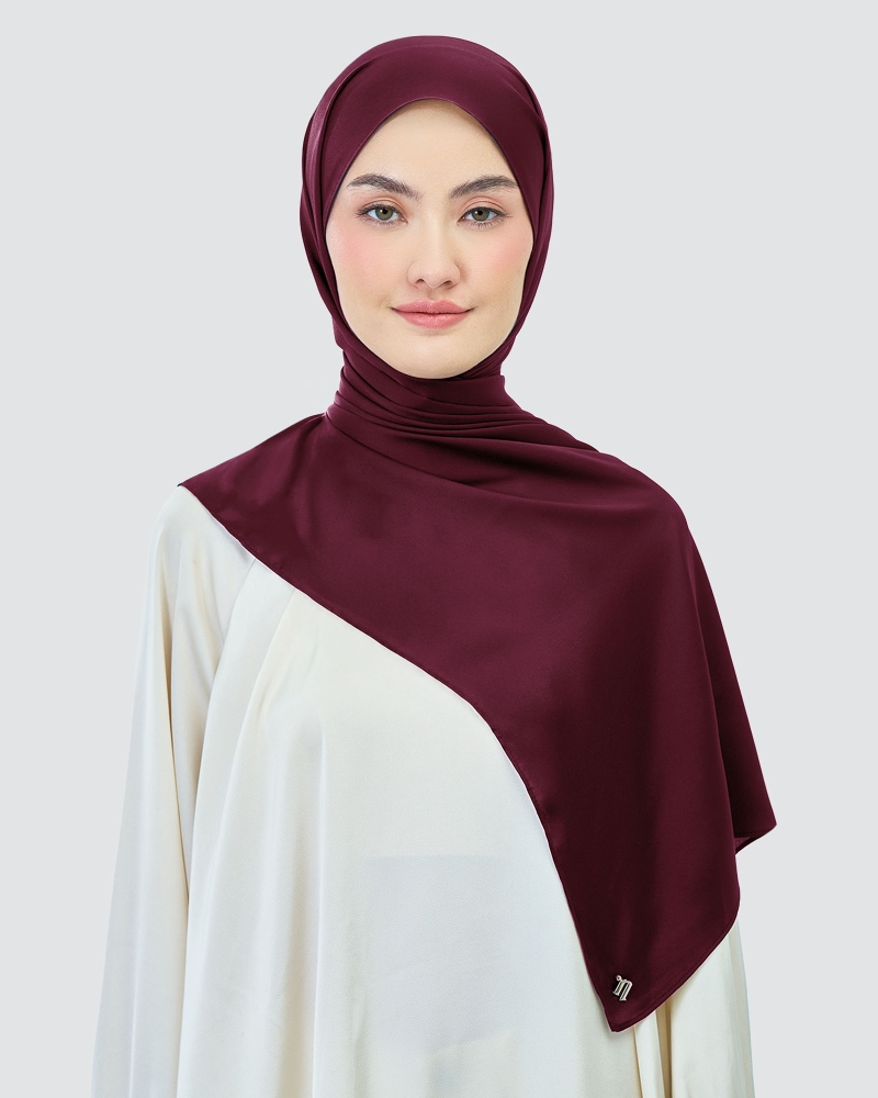 Image of AMAYA SATIN SHAWL - BURGUNDY