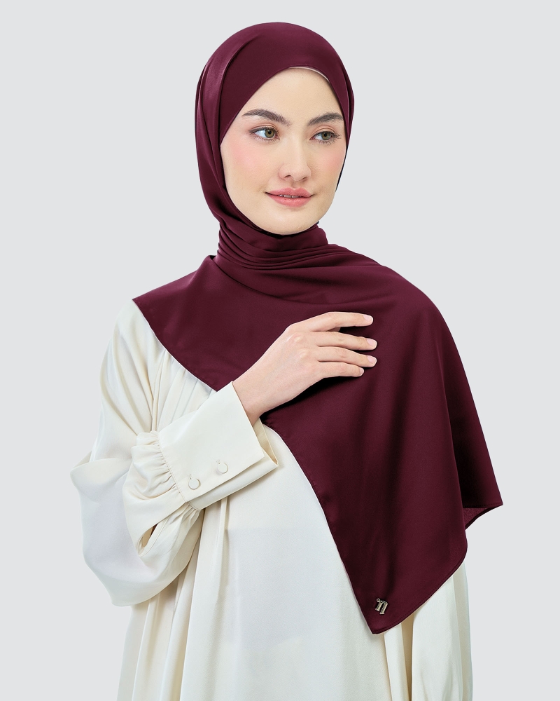Image of AMAYA SATIN SHAWL - BURGUNDY