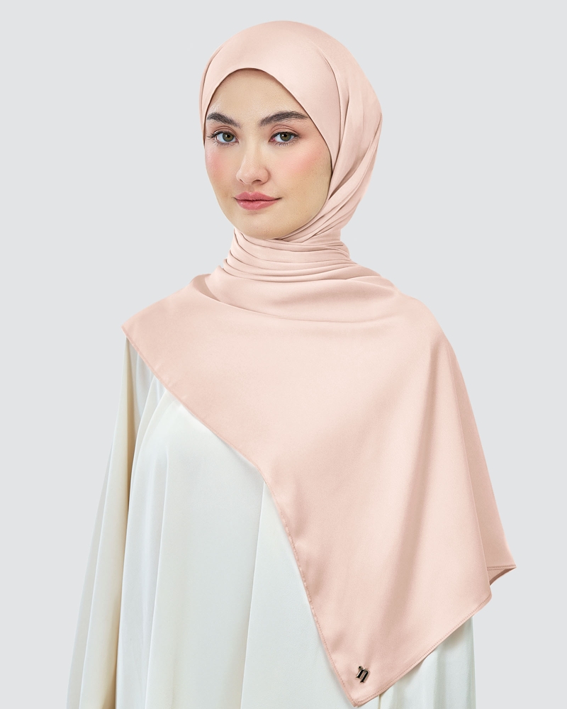 AMAYA SATIN SHAWL - LOTUS