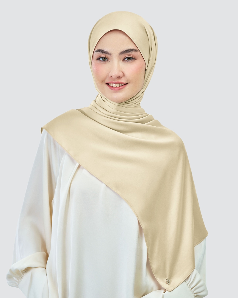 Image of AMAYA SATIN SHAWL - MOONLIGHT