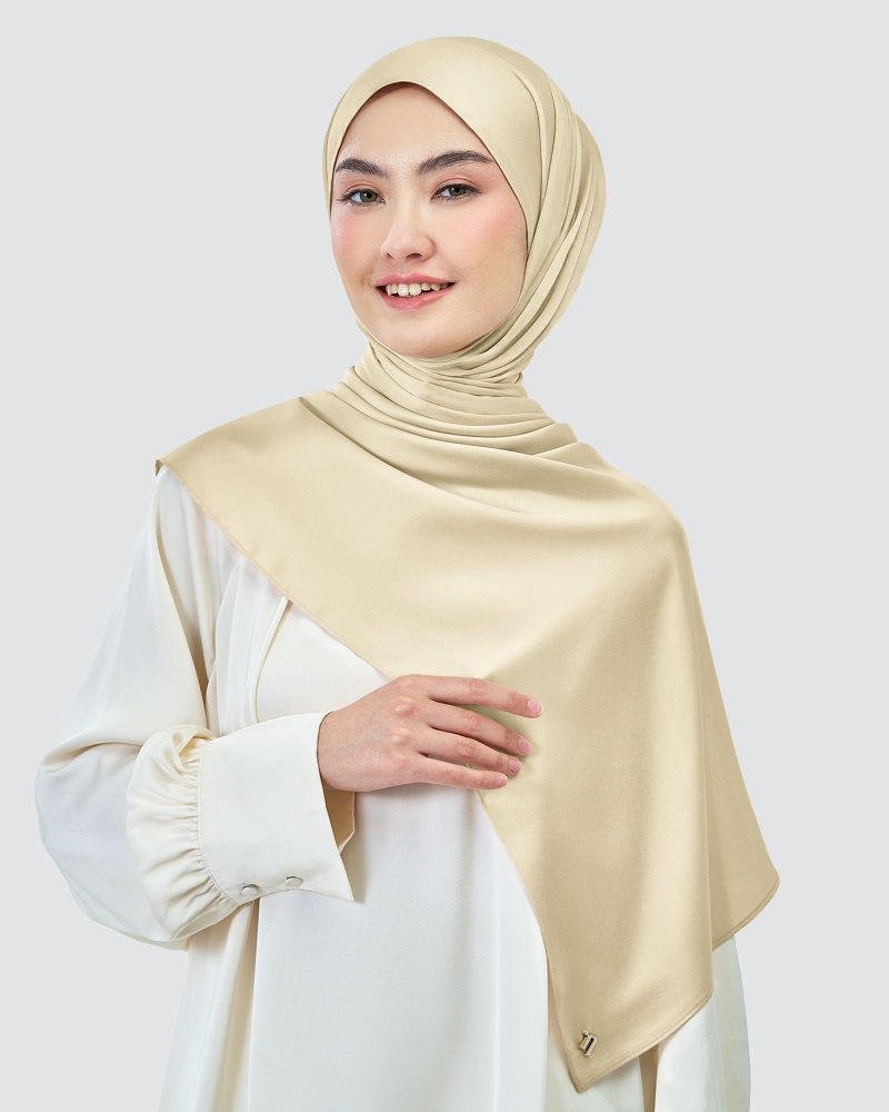 Image of AMAYA SATIN SHAWL - MOONLIGHT