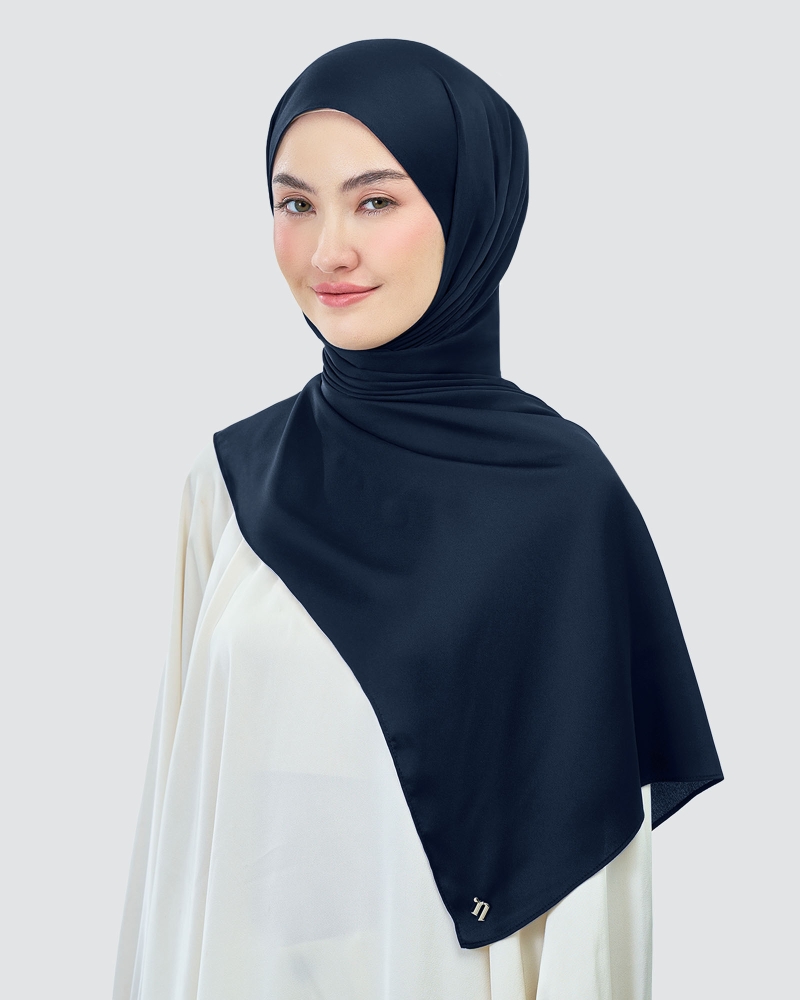 Image of AMAYA SATIN SHAWL - NAVY BLAZER