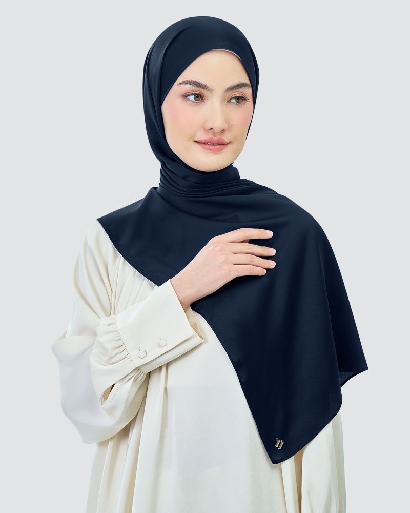 AMAYA SATIN SHAWL - NAVY BLAZER