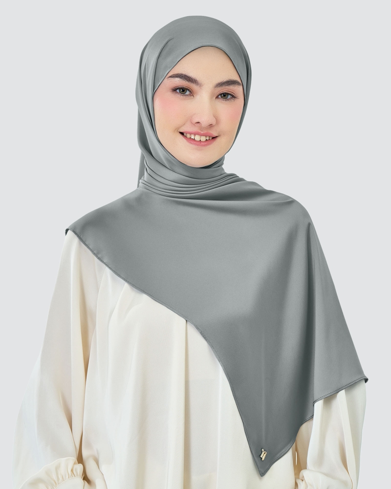 Image of AMAYA SATIN SHAWL - SILVER FILIGREE