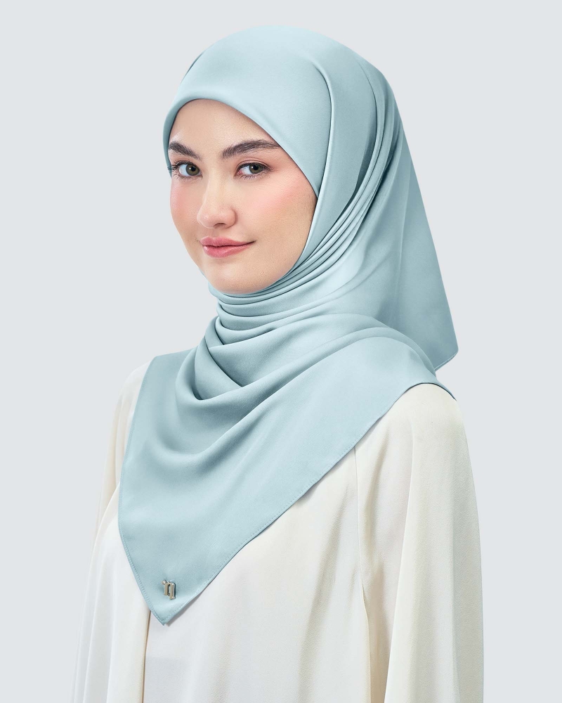 Image of AMAYA SATIN SQUARE - BLUE FOG
