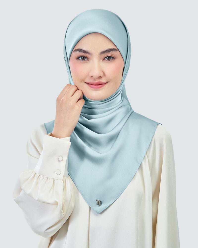 AMAYA SATIN SQUARE - BLUE FOG
