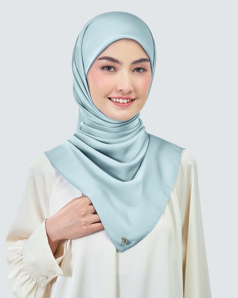 Image of AMAYA SATIN SQUARE - BLUE FOG