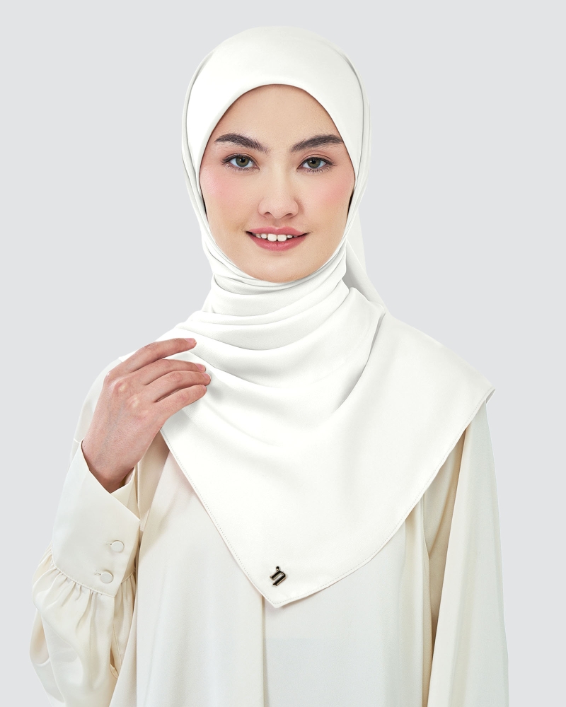 Image of AMAYA SATIN SQUARE - BRIGHT WHITE