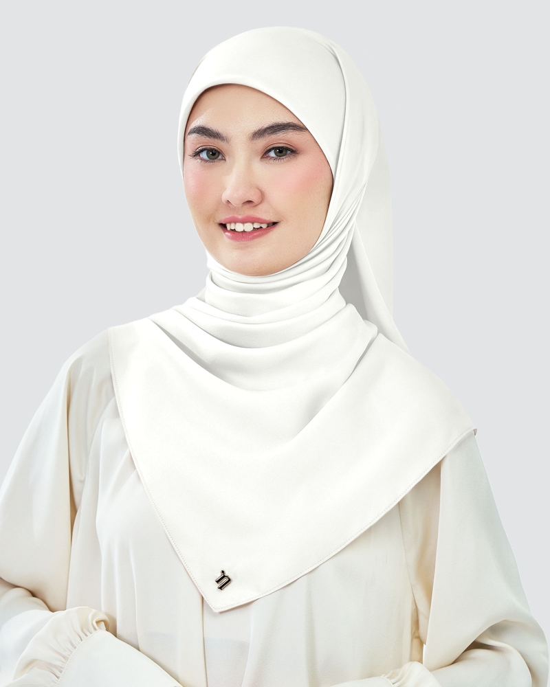 Image of AMAYA SATIN SQUARE - BRIGHT WHITE