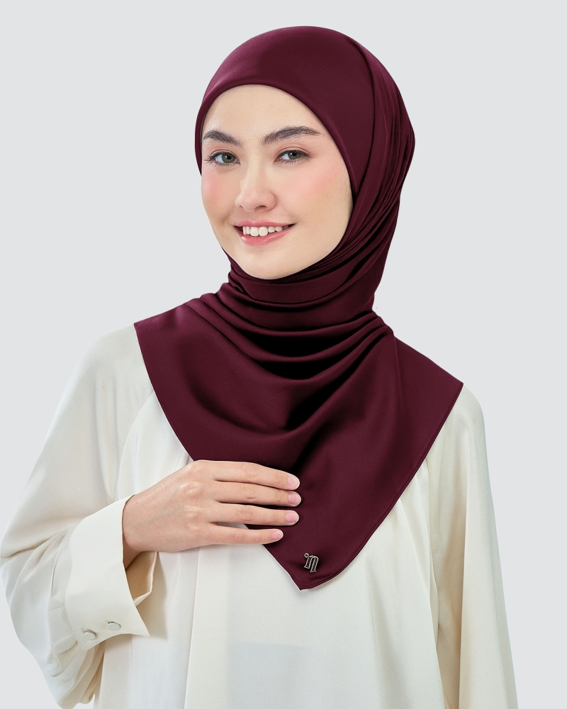 Image of AMAYA SATIN SQUARE - BURGUNDY