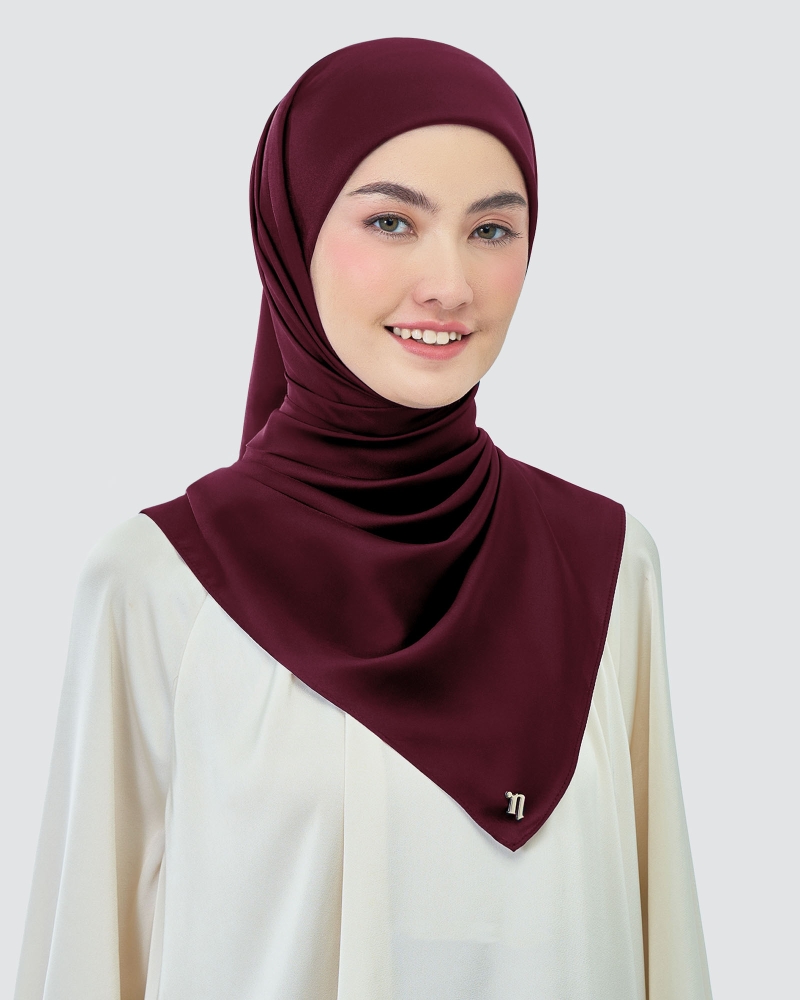 Image of AMAYA SATIN SQUARE - BURGUNDY