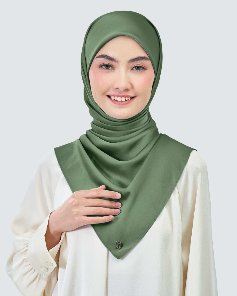 AMAYA SATIN SQUARE - DUSTY OLIVE