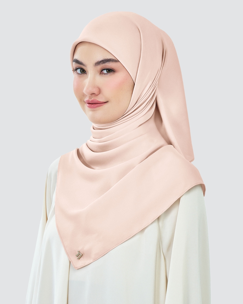 Image of AMAYA SATIN SQUARE - LOTUS