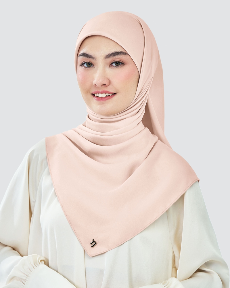 Image of AMAYA SATIN SQUARE - LOTUS