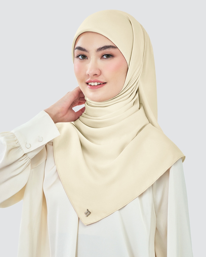 AMAYA SATIN SQUARE - MACADAMIA