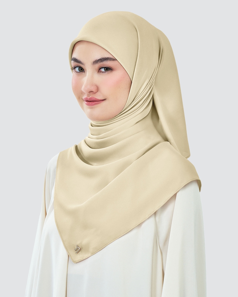 Image of AMAYA SATIN SQUARE - MOONLIGHT