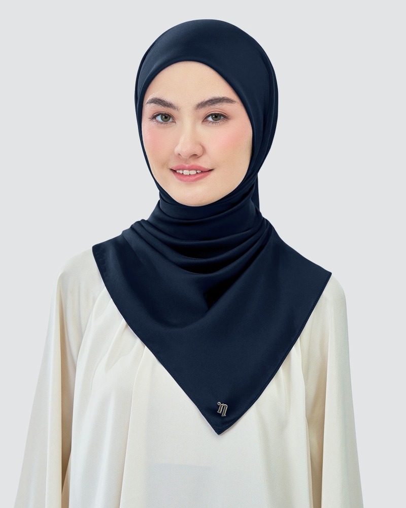 Image of AMAYA SATIN SQUARE - NAVY BLAZER