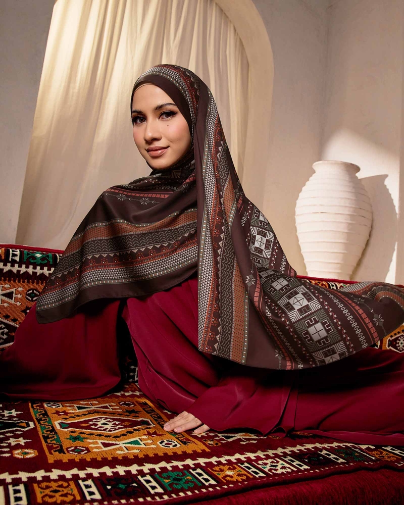 ANKA MATTE SATIN SHAWL - OTTOMAN RUBY