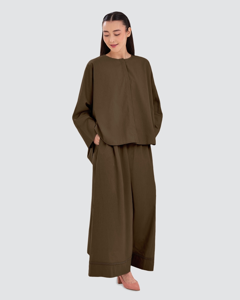 Image of AVA TOP - FUDGE