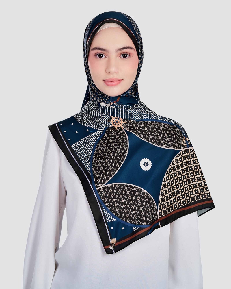 Image of BLUE CRUISE SHAWL - NAUTICAL