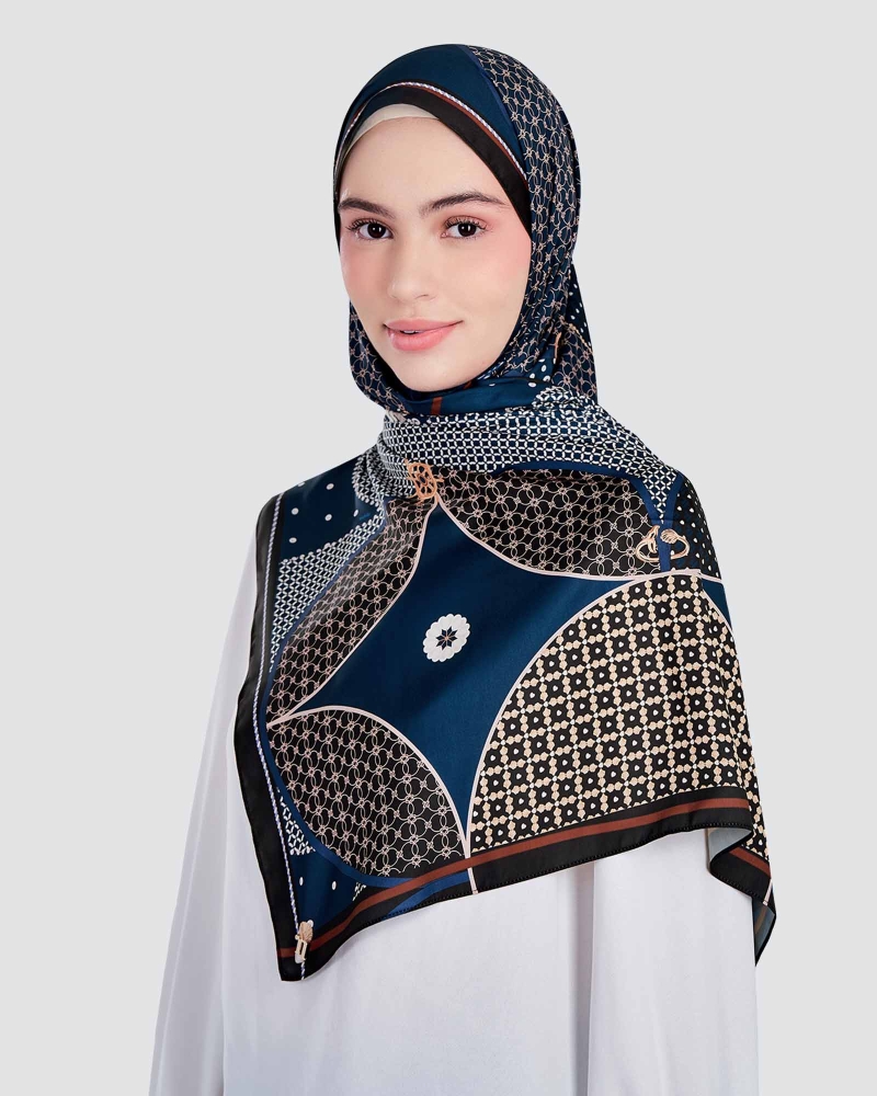 Image of BLUE CRUISE SHAWL - NAUTICAL