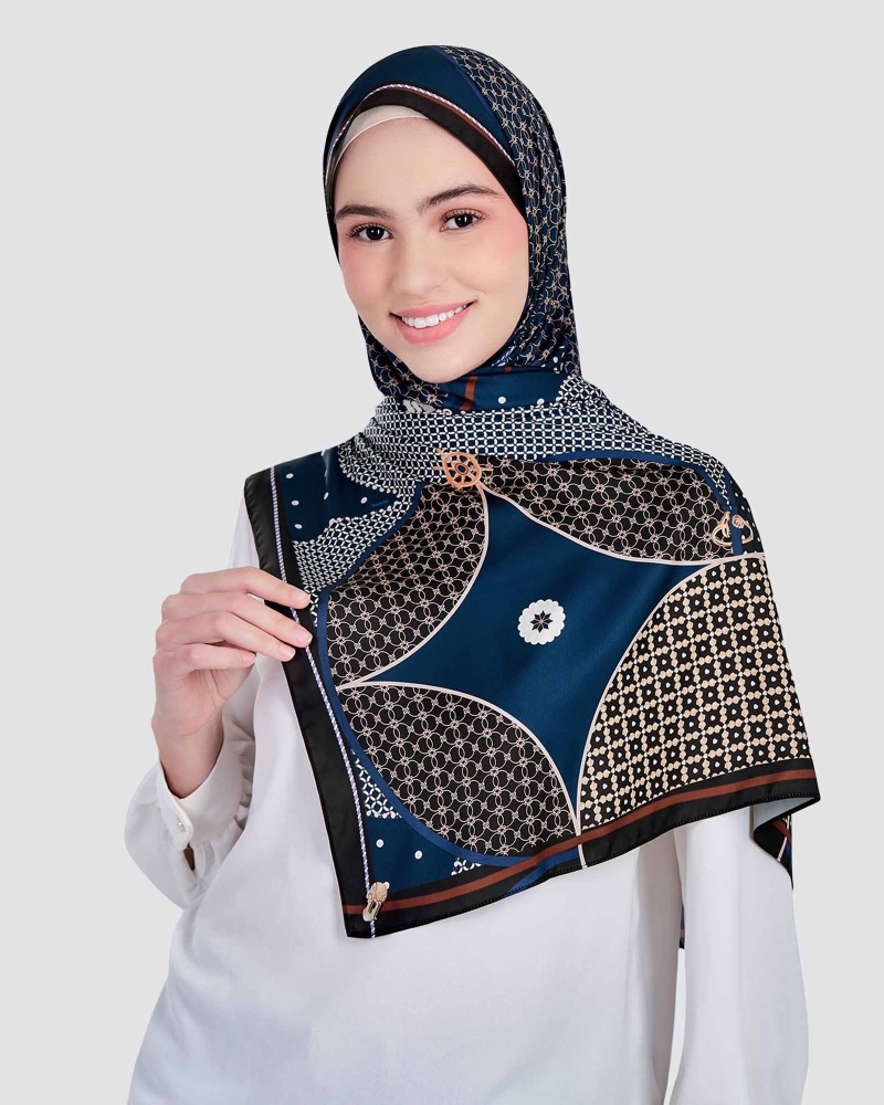 Image of BLUE CRUISE SHAWL - NAUTICAL