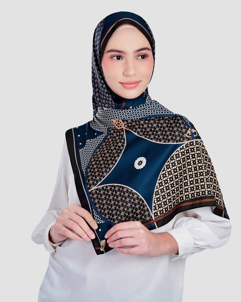 Image of BLUE CRUISE SHAWL - NAUTICAL