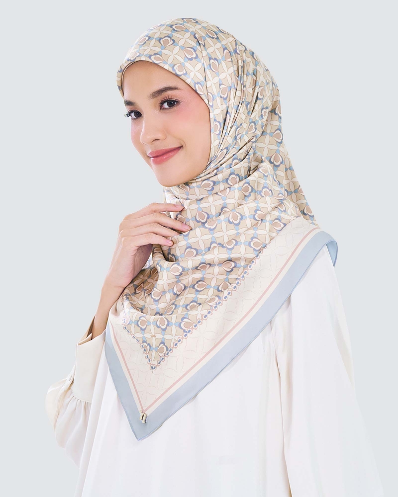 Image of CALLA SQUARE