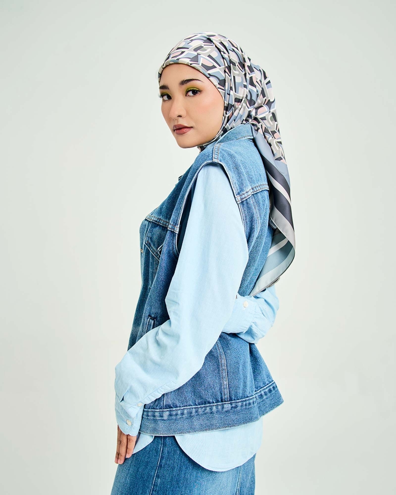 Image of CALLA SQUARE