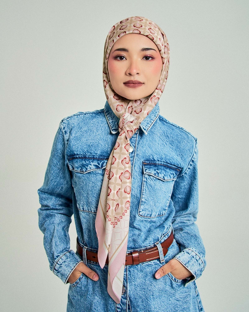 Image of CALLA SQUARE