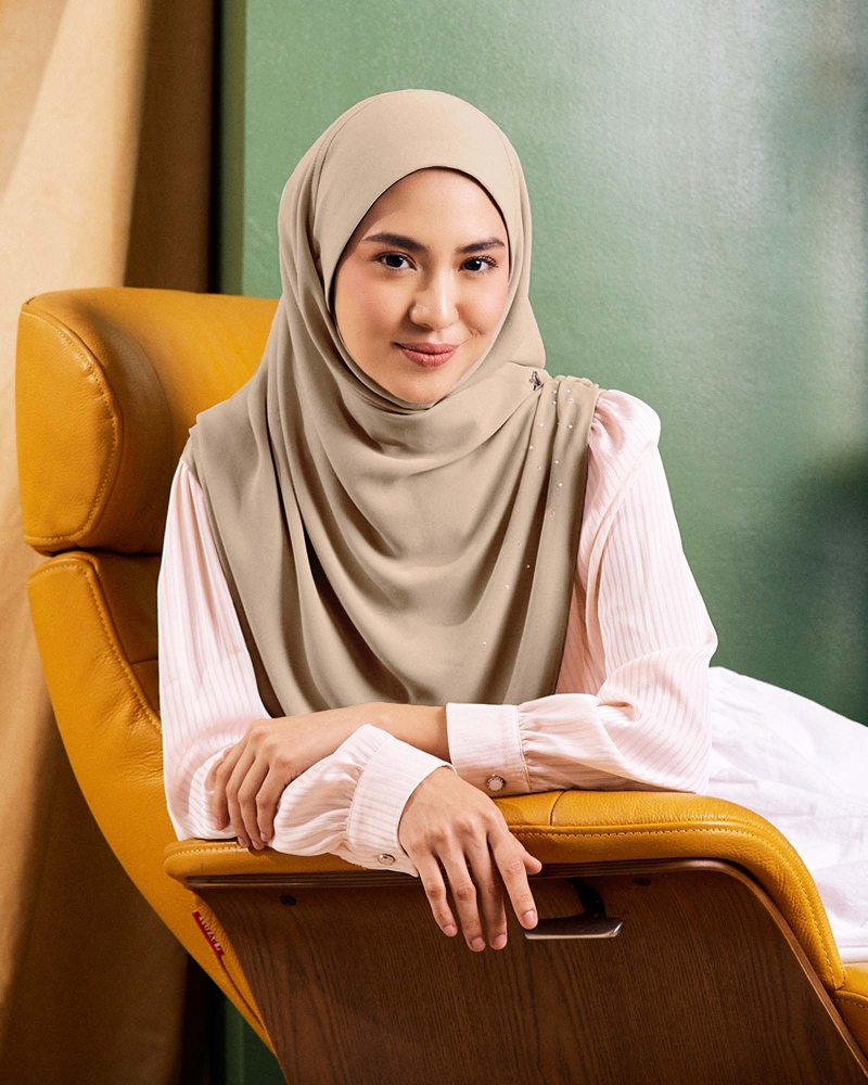 EASYON PLEATED CRYSTAL TWIST - CHESTNUT