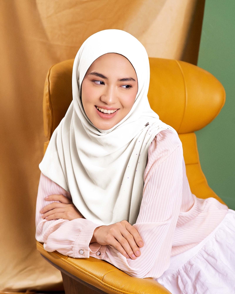 EASYON PLEATED CRYSTAL TWIST - WHITE