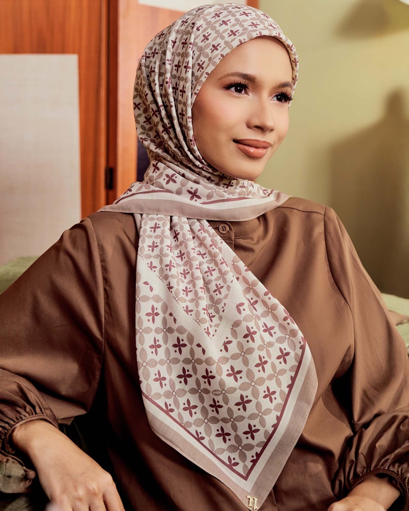 Image of ECHO GEOMETRIC COTTON VOILE SQUARE - LATTE