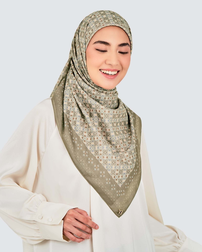 Image of ECHO GEOMETRIC COTTON VOILE SQUARE - MATCHA