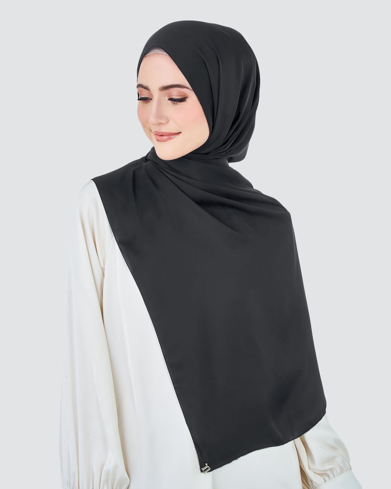 Image of EILA SATIN SHAWL - ASH