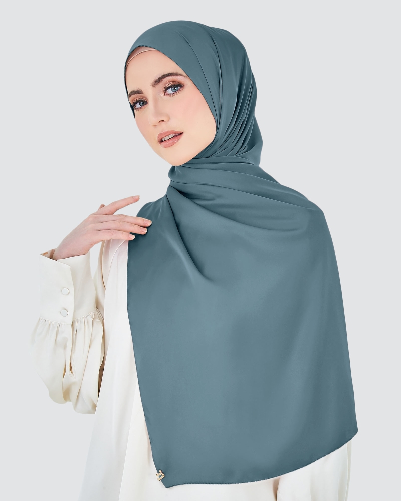 Image of EILA SATIN SHAWL - DENIM
