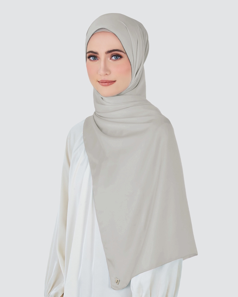 Image of EILA SATIN SHAWL - METAL
