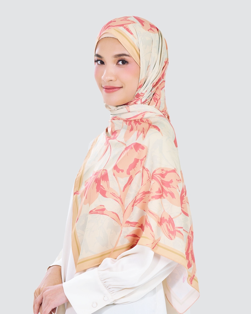 Image of FLEUR SHAWL