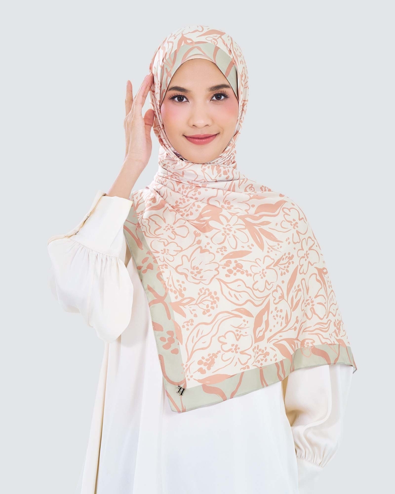 Image of FLEUR SHAWL